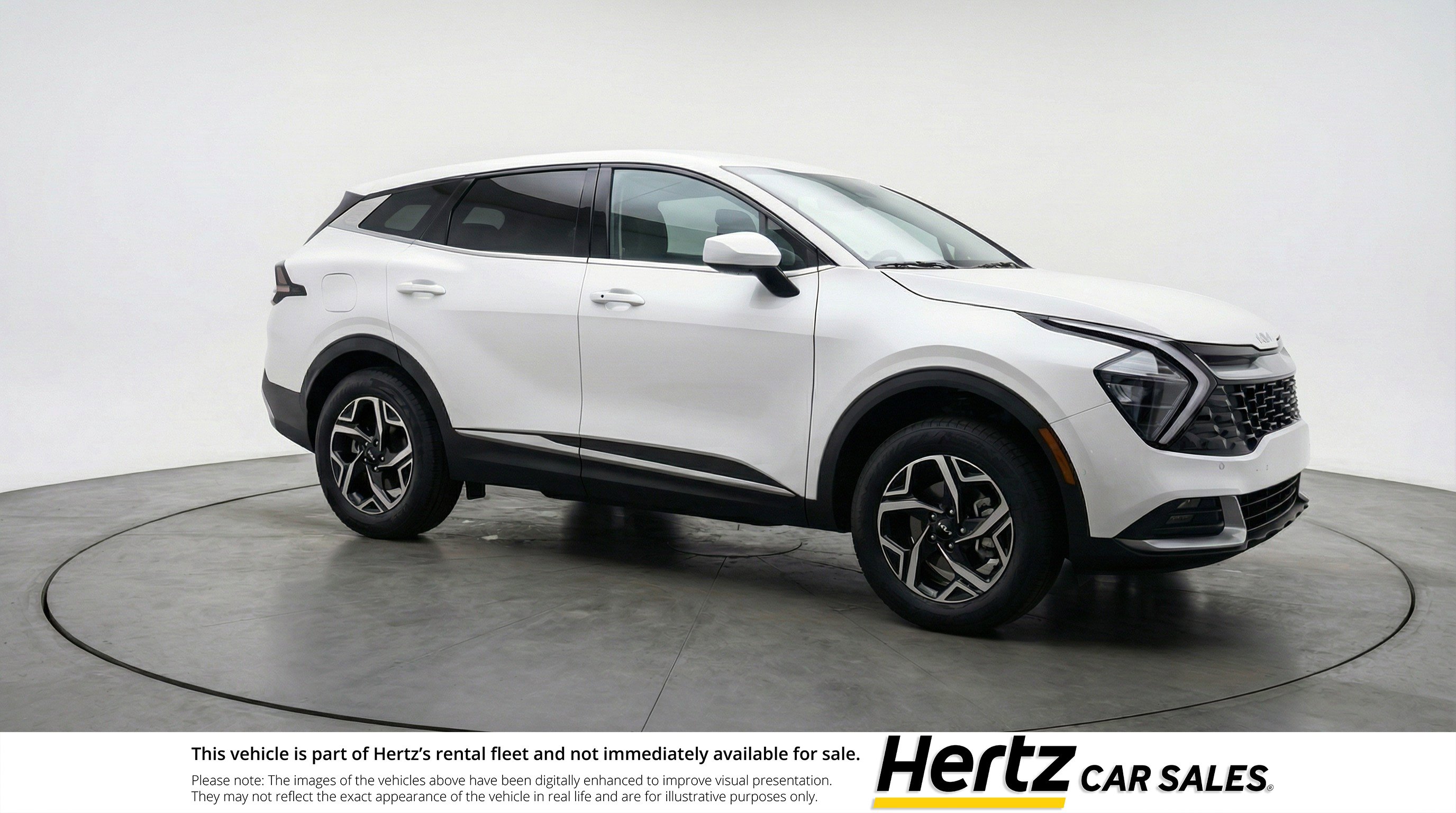 Used 2025 Kia Sportage LX image 1