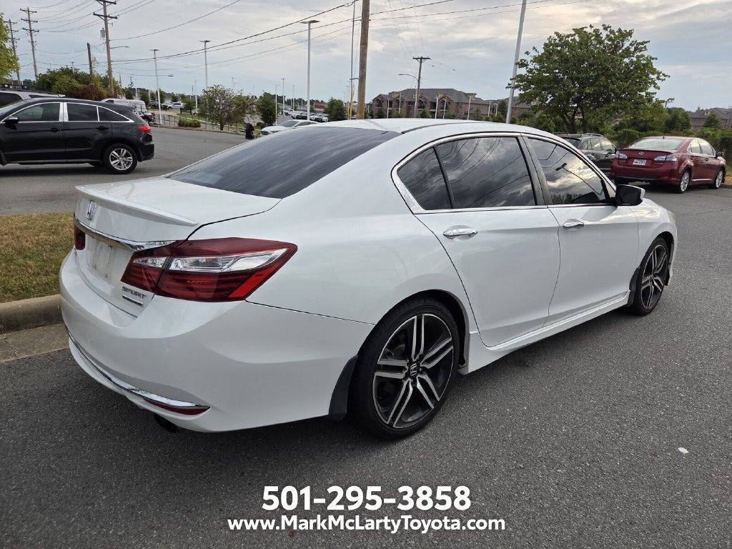Used 2017 Honda Accord Sport Special Edition image 4