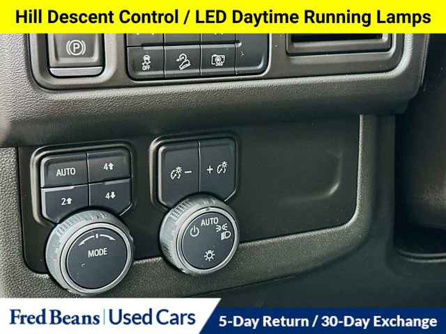 Certified 2024 Chevrolet Suburban Z71 w/ Luxury Package image 12