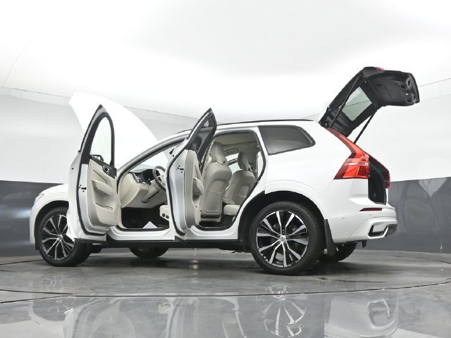 Used 2023 Volvo XC60 B5 Plus w/ Climate Package AWD/4WD image 55