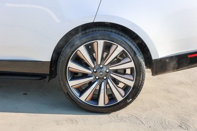 New 2025 Land Rover Range Rover SV image 9