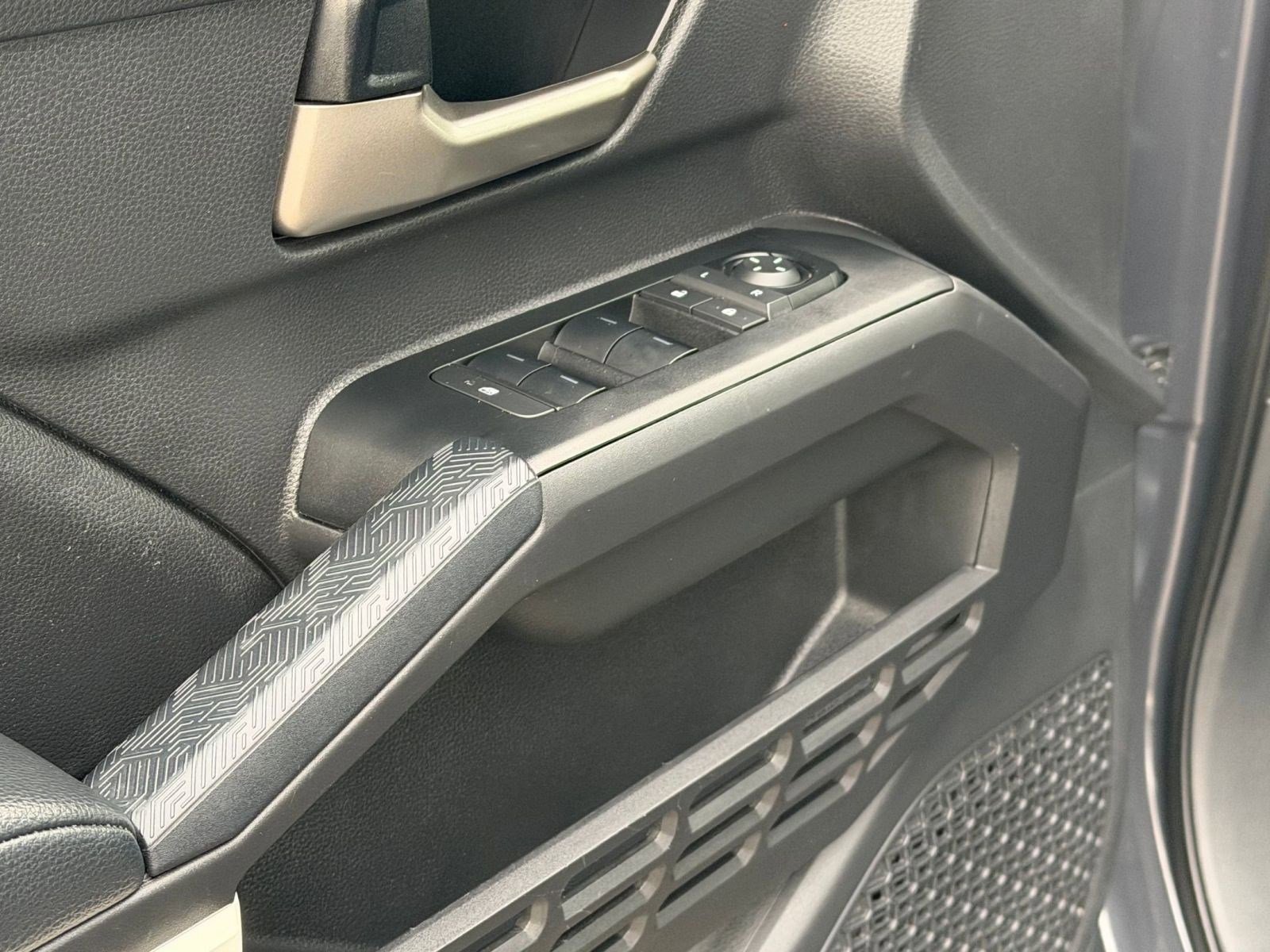 Used 2024 Toyota Tacoma TRD Off-Road image 23