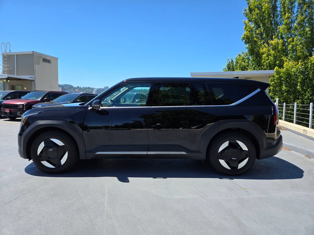 Certified 2024 Kia EV9 Light Long Range RWD image 7
