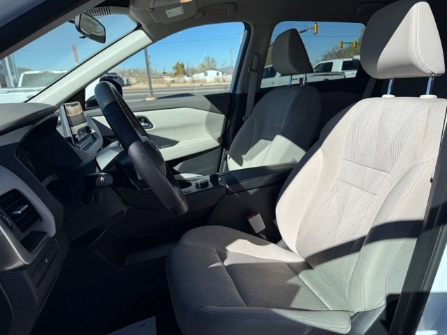 Used 2025 Nissan Rogue SV image 13