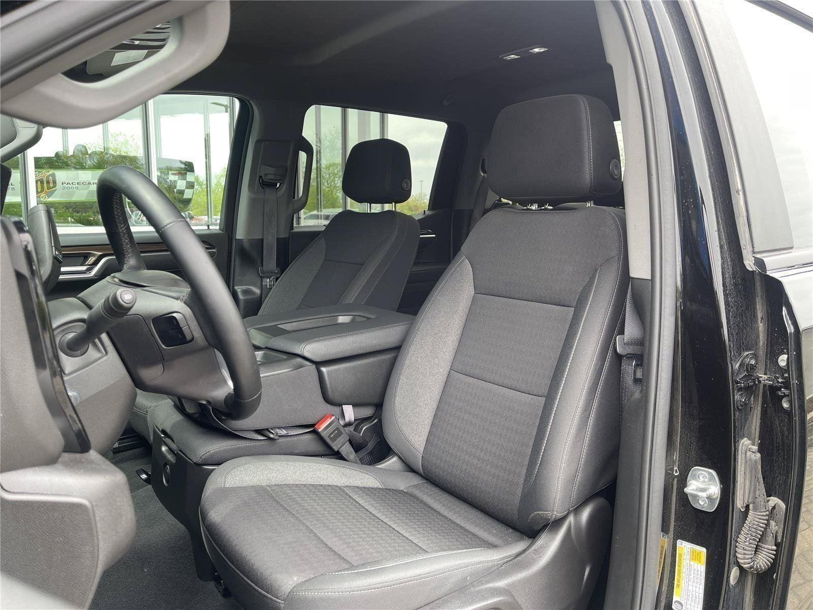 Used 2025 Chevrolet Silverado 1500 LT AWD/4WD image 18