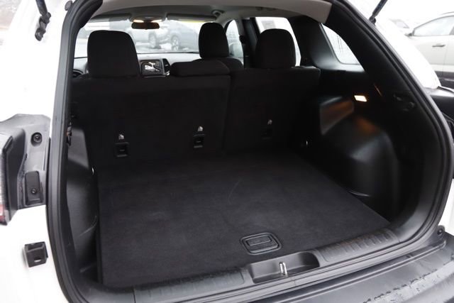 Used 2019 Jeep Cherokee Sport image 7