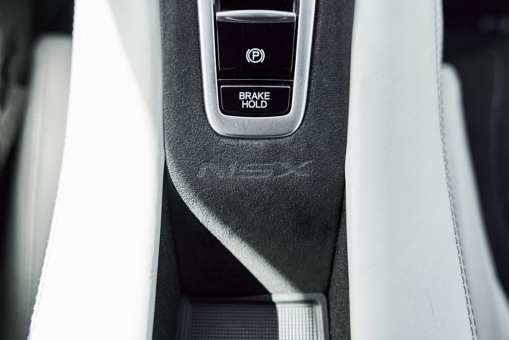 Used 2017 Acura NSX image 57