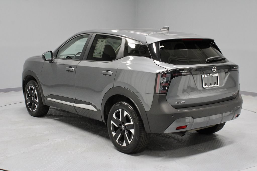 Certified 2025 Nissan Kicks SV AWD/4WD image 9