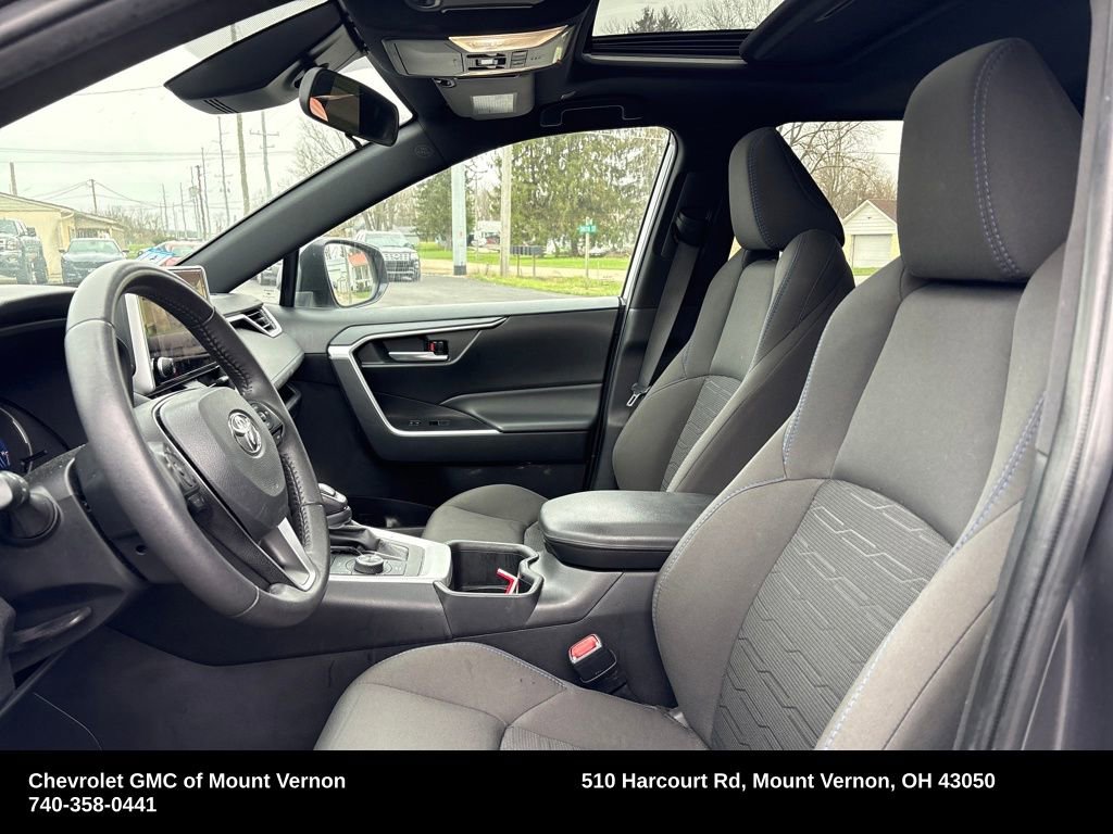 Used 2024 Toyota RAV4 SE w/ Convenience Package image 11