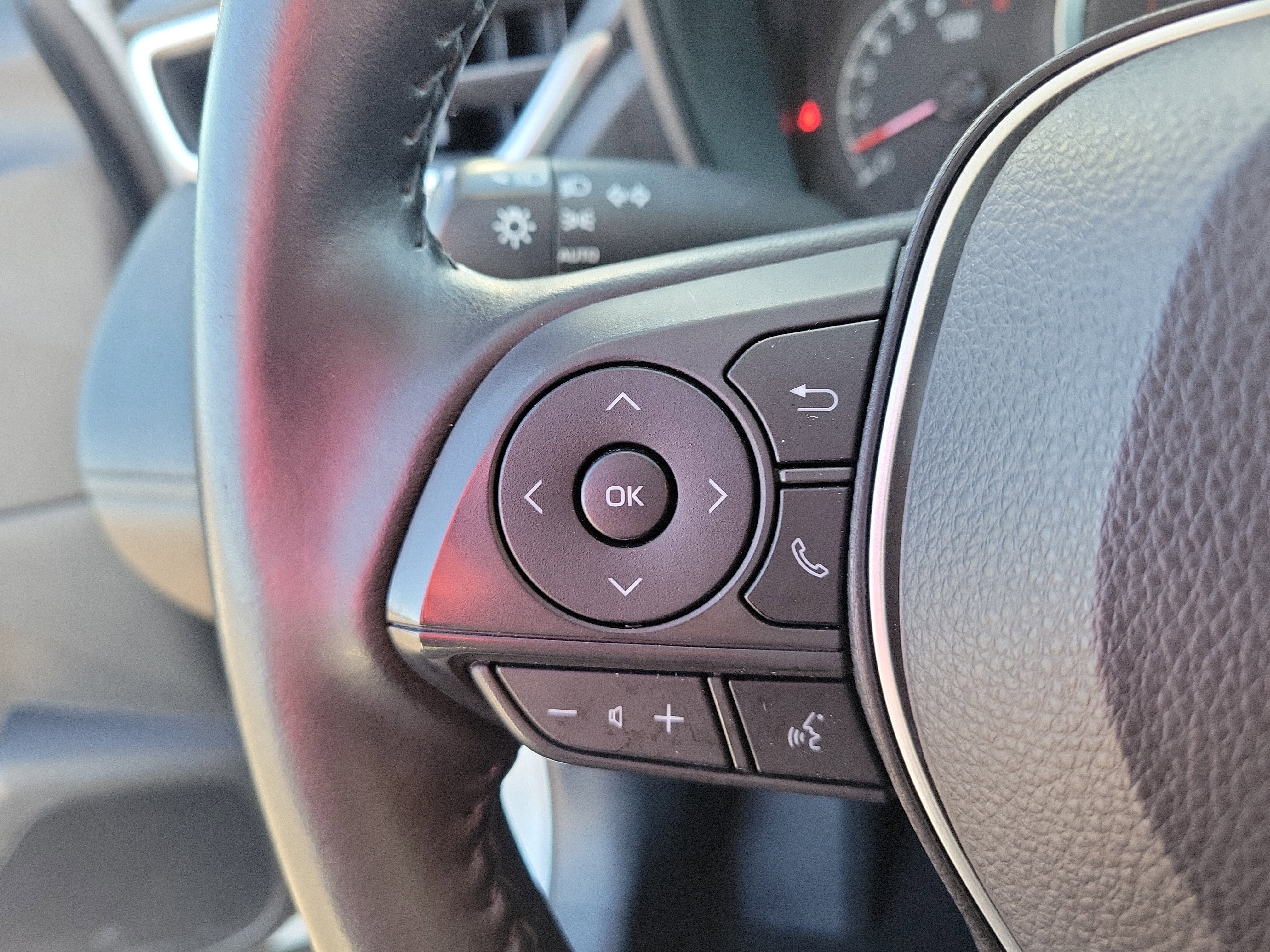 Used 2022 Toyota Corolla Cross LE image 24