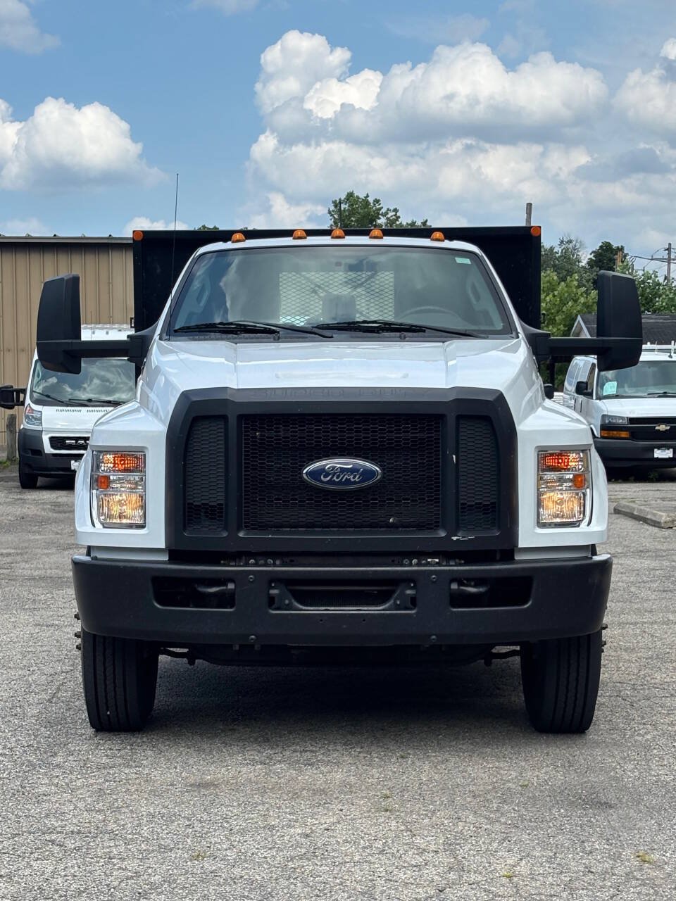 Used 2017 Ford F650 2WD Regular Cab Super Duty image 3