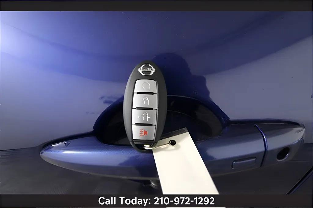 Used 2021 Nissan Rogue SV FWD image 27