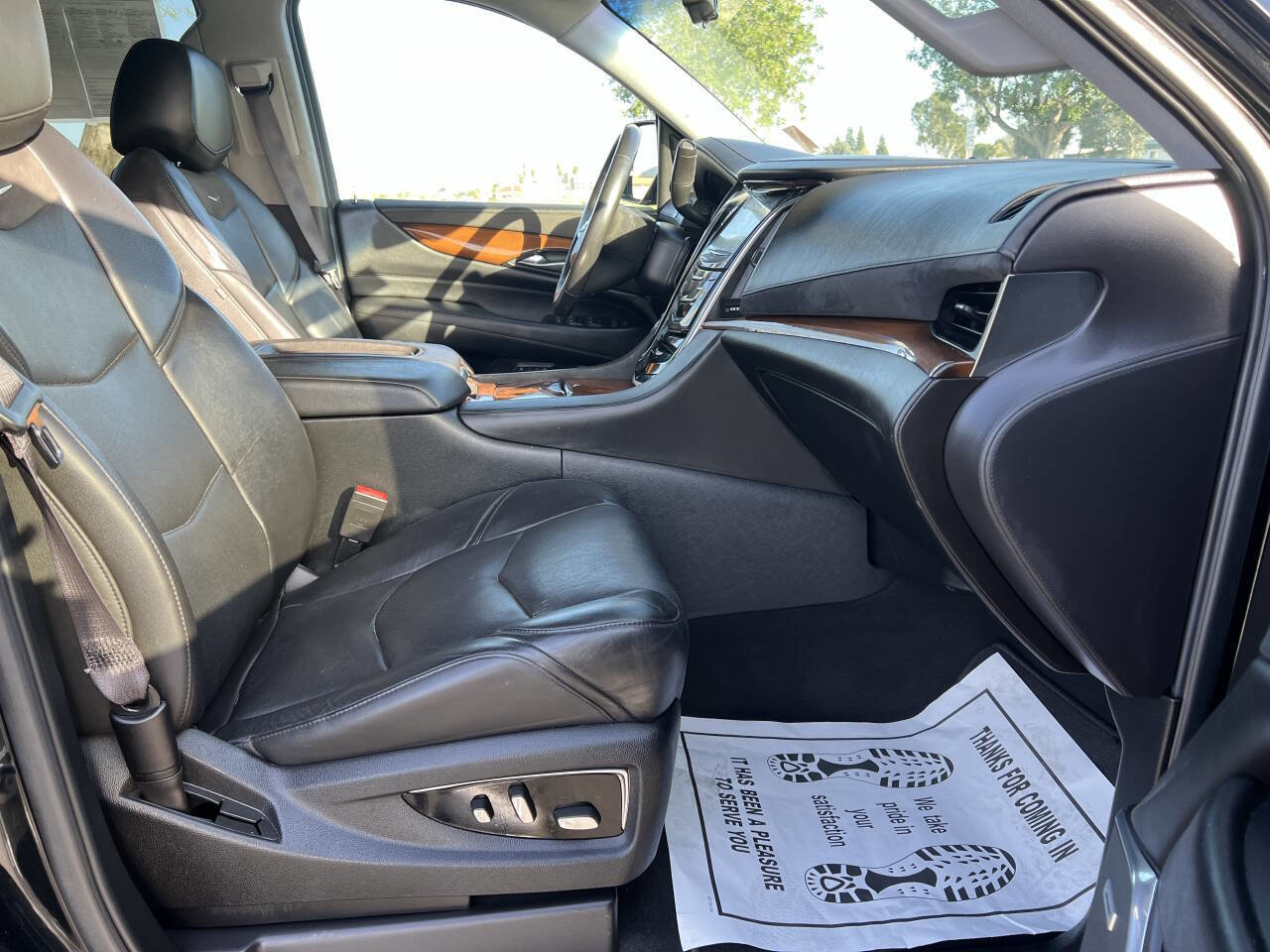 Used 2017 Cadillac Escalade ESV Luxury image 13