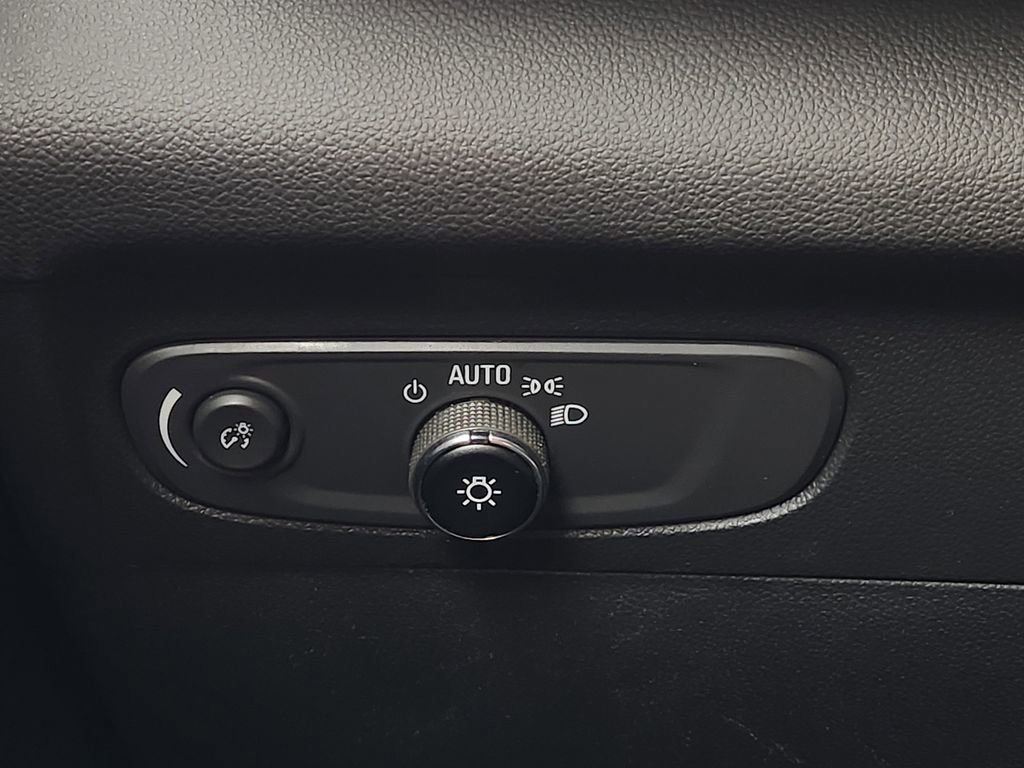 Used 2023 Buick Envision Preferred image 23