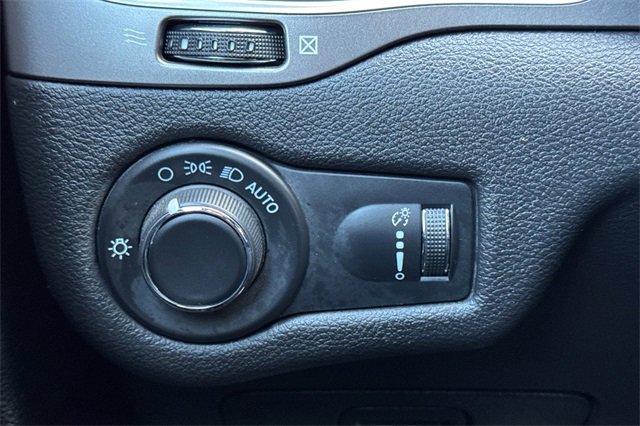 Used 2020 Jeep Cherokee Latitude image 41