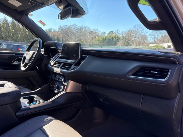 Used 2023 Chevrolet Suburban LT w/ Luxury Package image 47