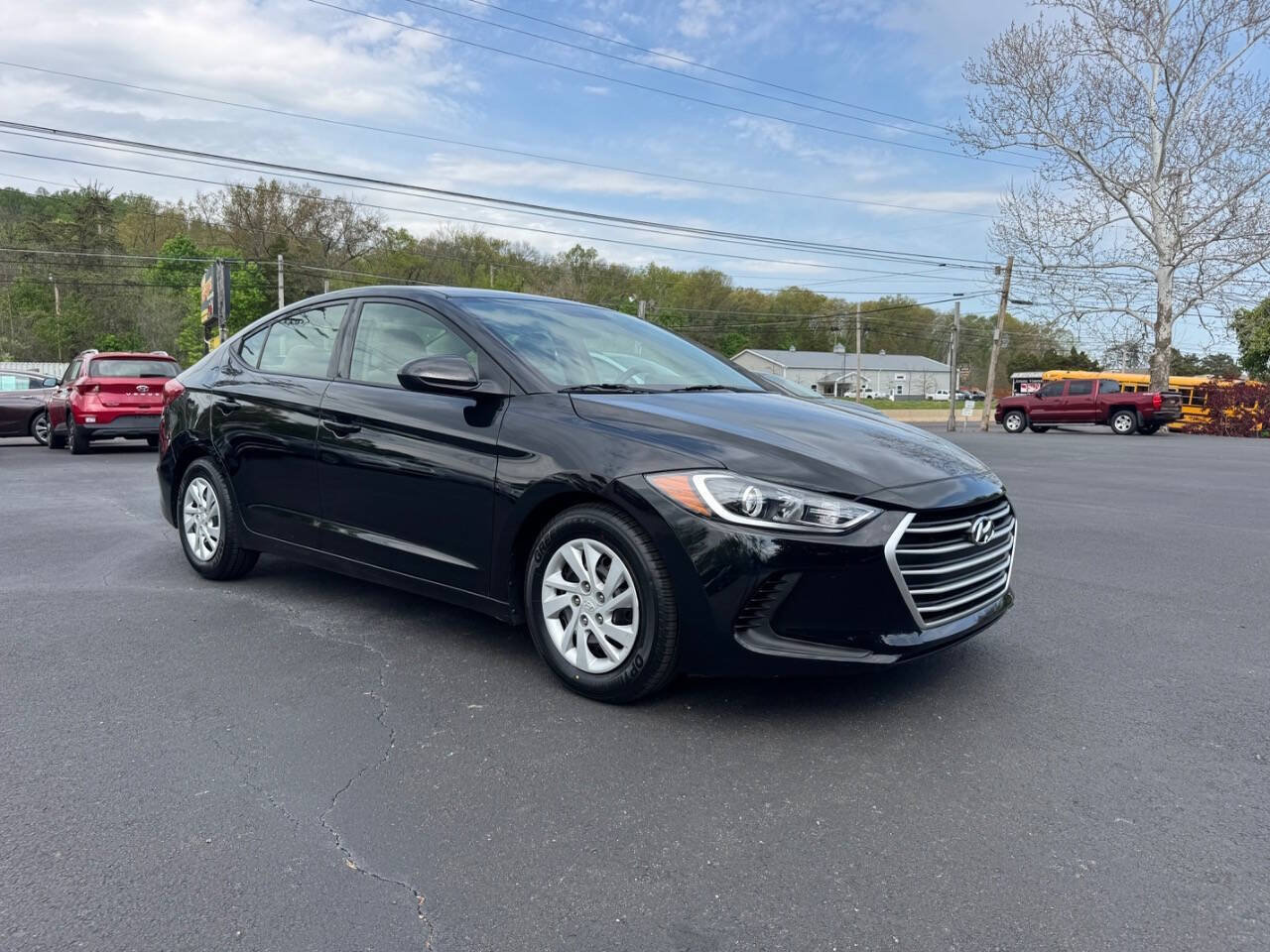 Used 2018 Hyundai Elantra SE w/ Cargo Package FWD image 4