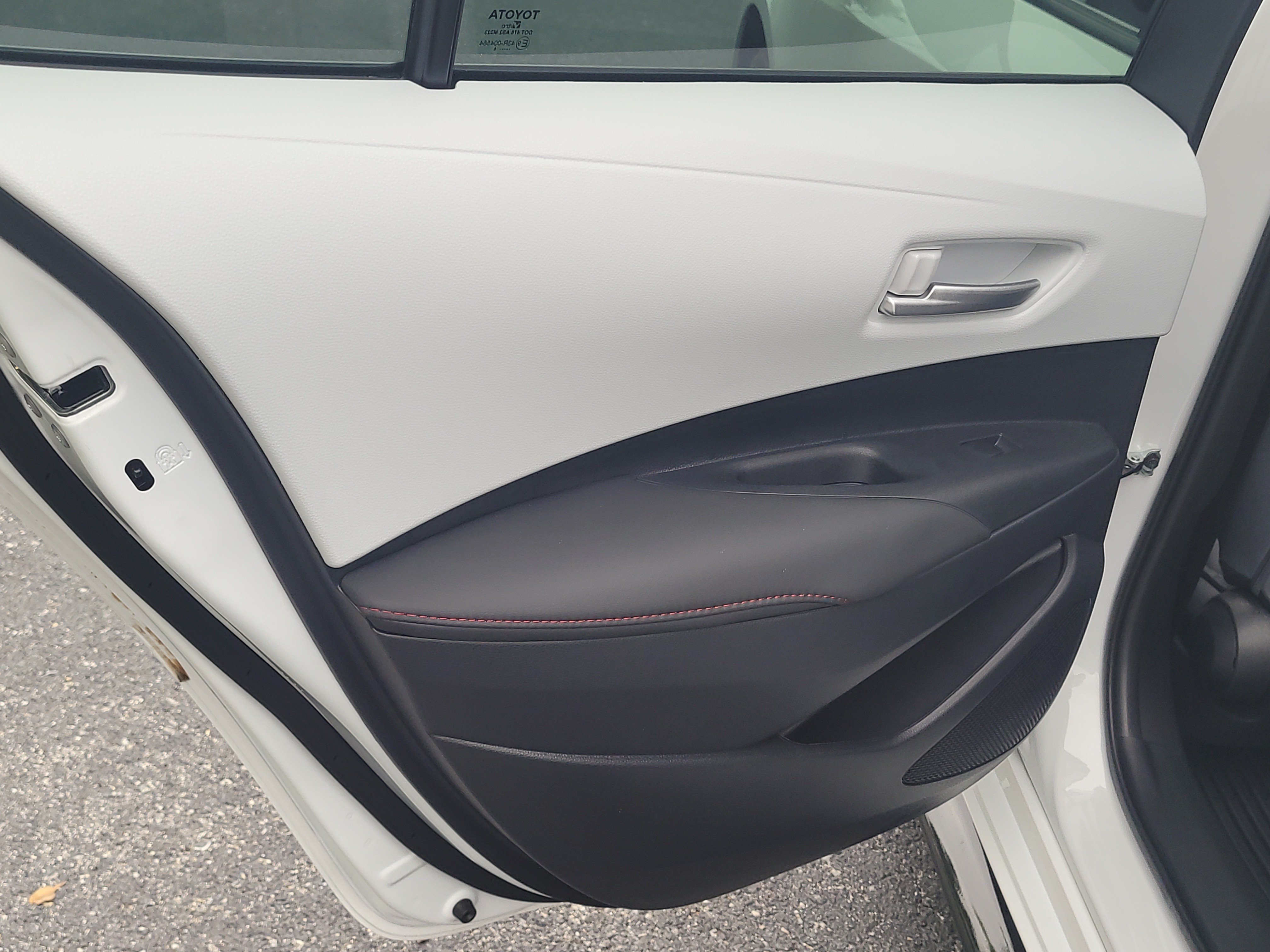 Used 2025 Toyota Corolla SE FWD image 10