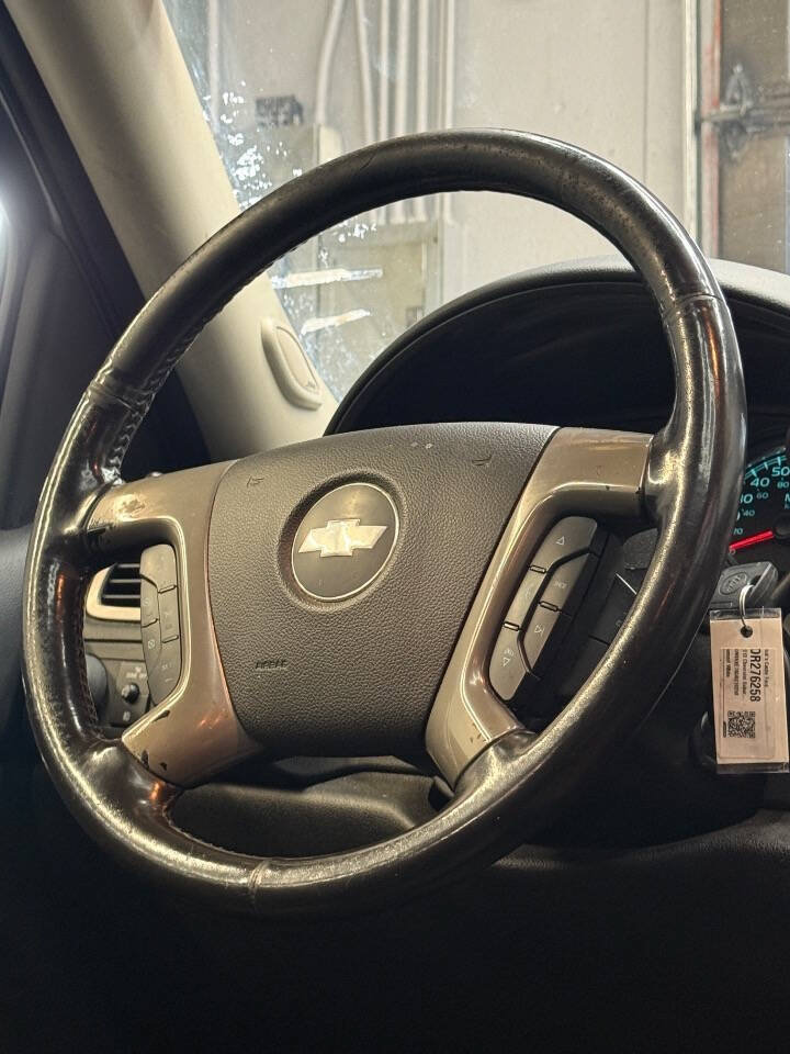 Used 2013 Chevrolet Suburban LTZ AWD/4WD image 17