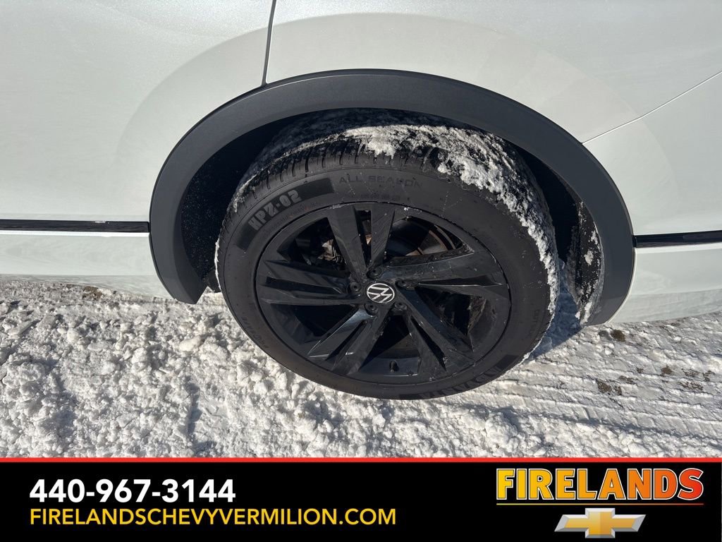 Used 2023 Volkswagen Tiguan SE R-Line image 56