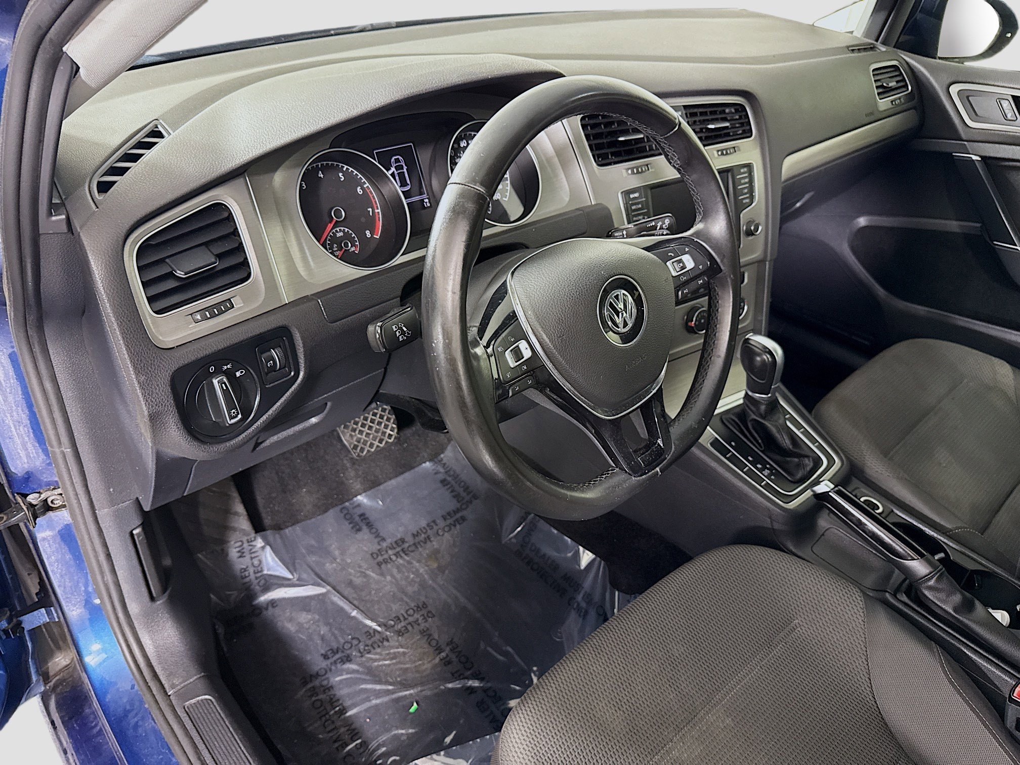 Used 2017 Volkswagen Golf S image 22