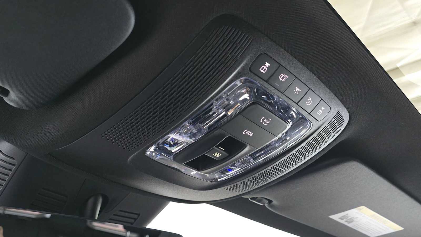 Used 2026 Mercedes-Benz GLB 250 4MATIC image 36