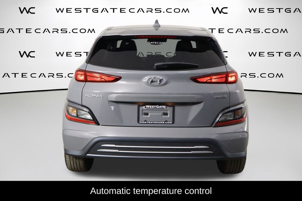 Used 2023 Hyundai Kona SE image 4
