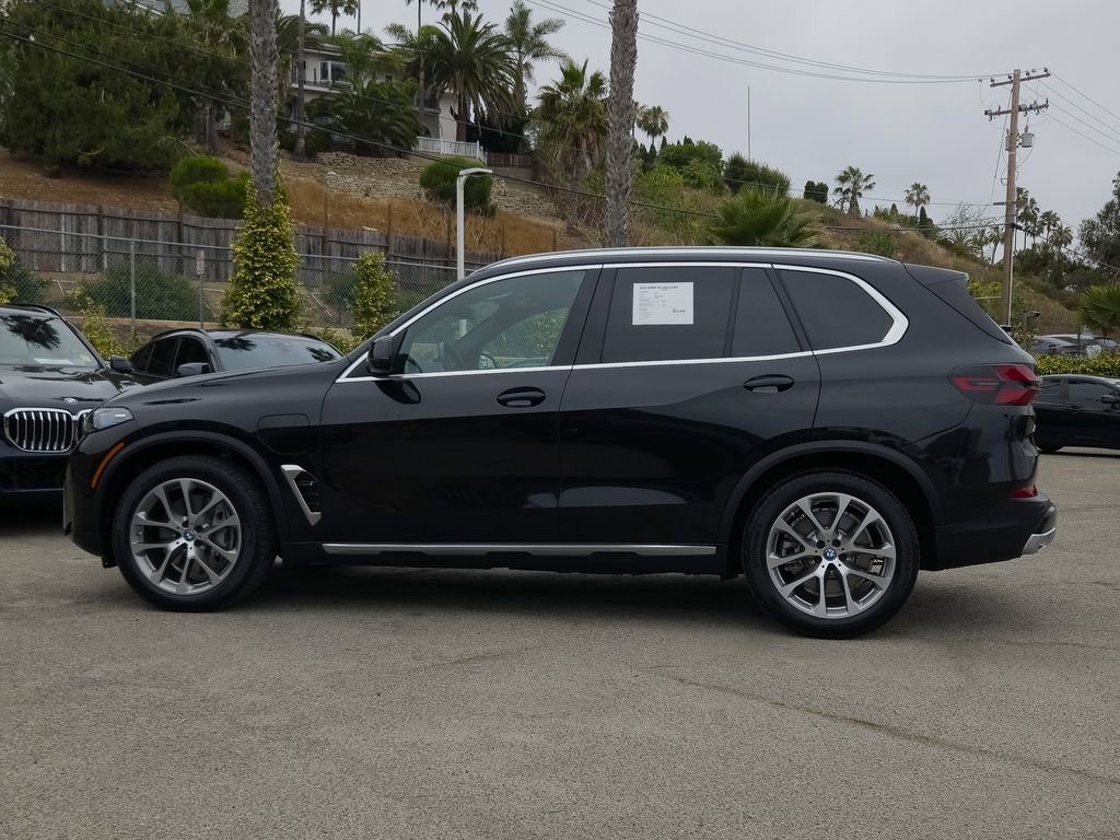 Certified 2024 BMW X5 xDrive50e w/ Premium Package AWD/4WD image 24