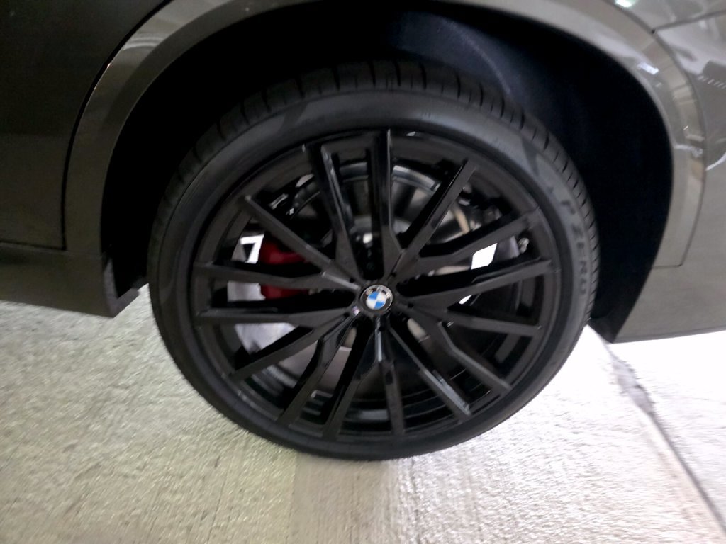 New 2026 BMW X5 M60i AWD/4WD image 6