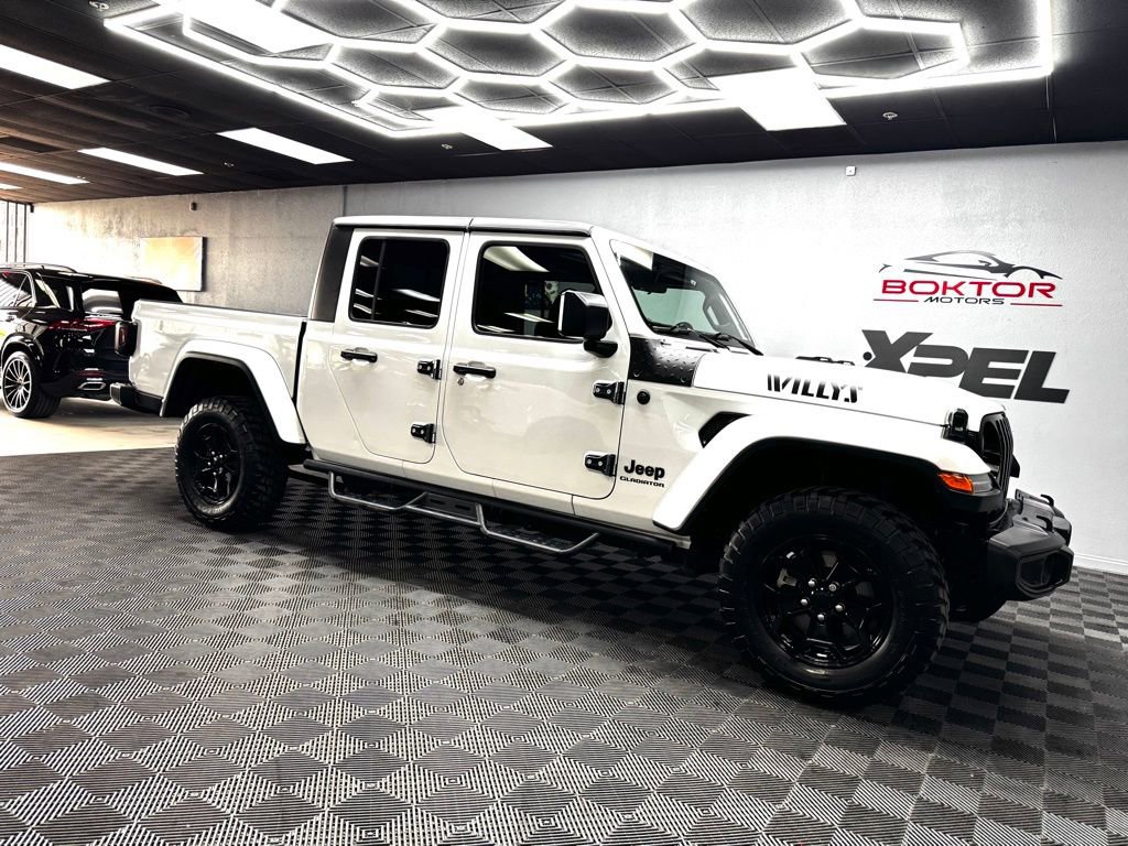Used 2022 Jeep Gladiator Willys image 2