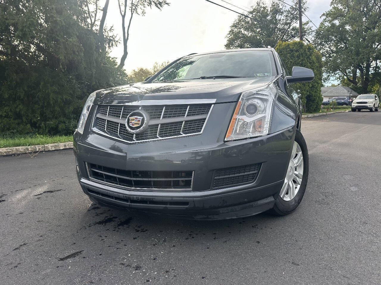 Used 2012 Cadillac SRX Luxury FWD image 2