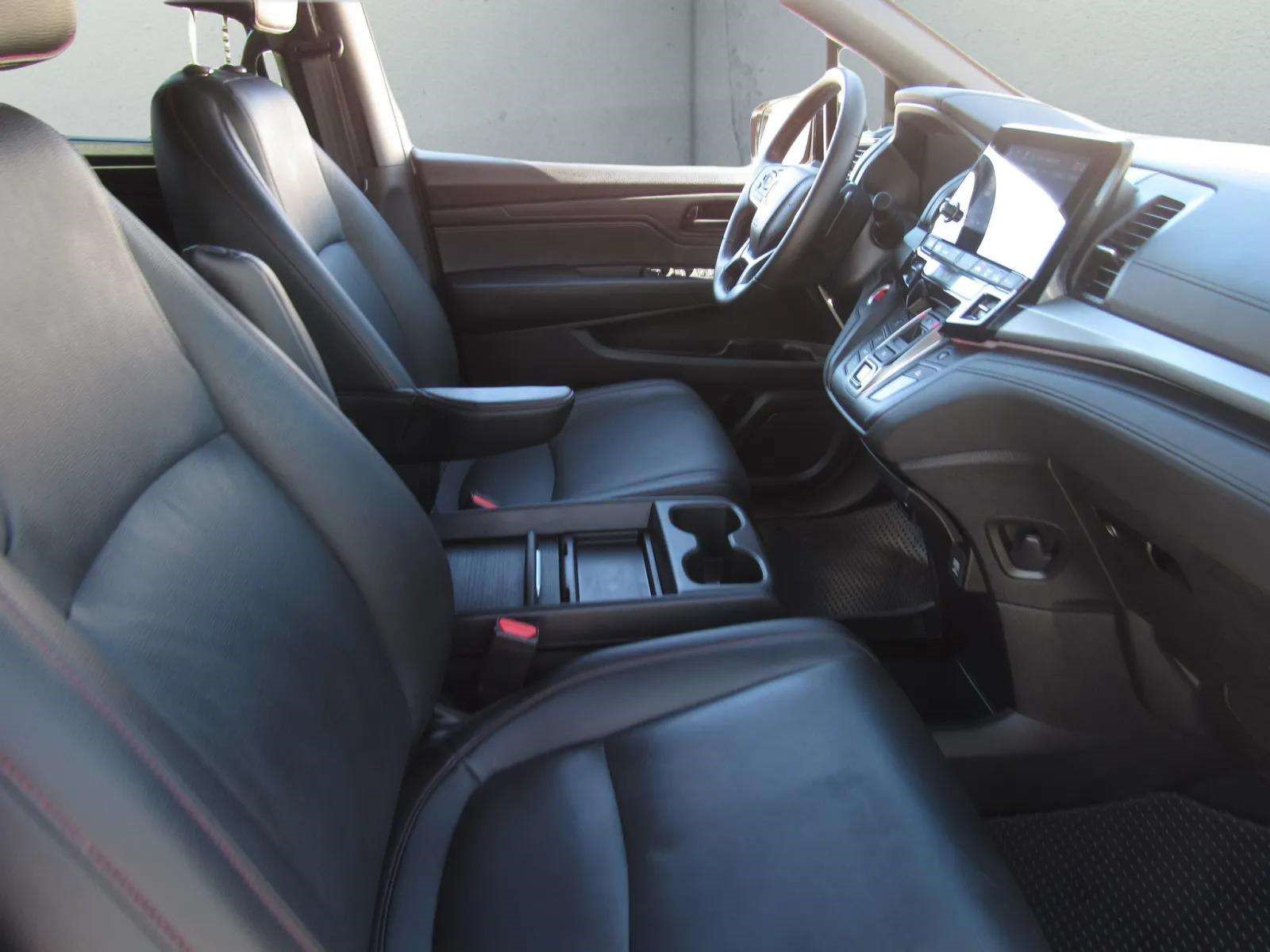 Certified 2024 Honda Odyssey Sport image 9
