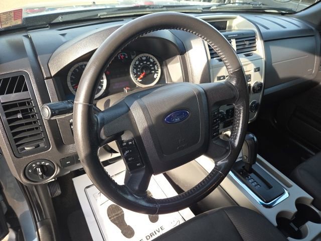 Used 2011 Ford Escape XLT w/ Class II Trailer Tow Pkg image 19