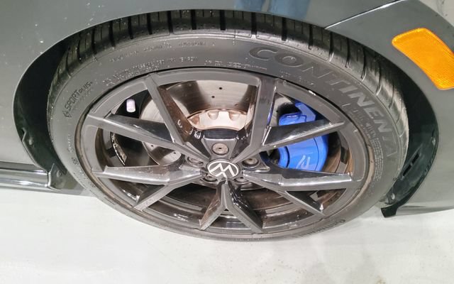 Used 2023 Volkswagen Golf 20th Anniversary Edition AWD/4WD image 38