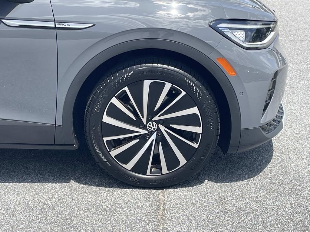 Used 2023 Volkswagen ID.4 Pro S Plus RWD image 9