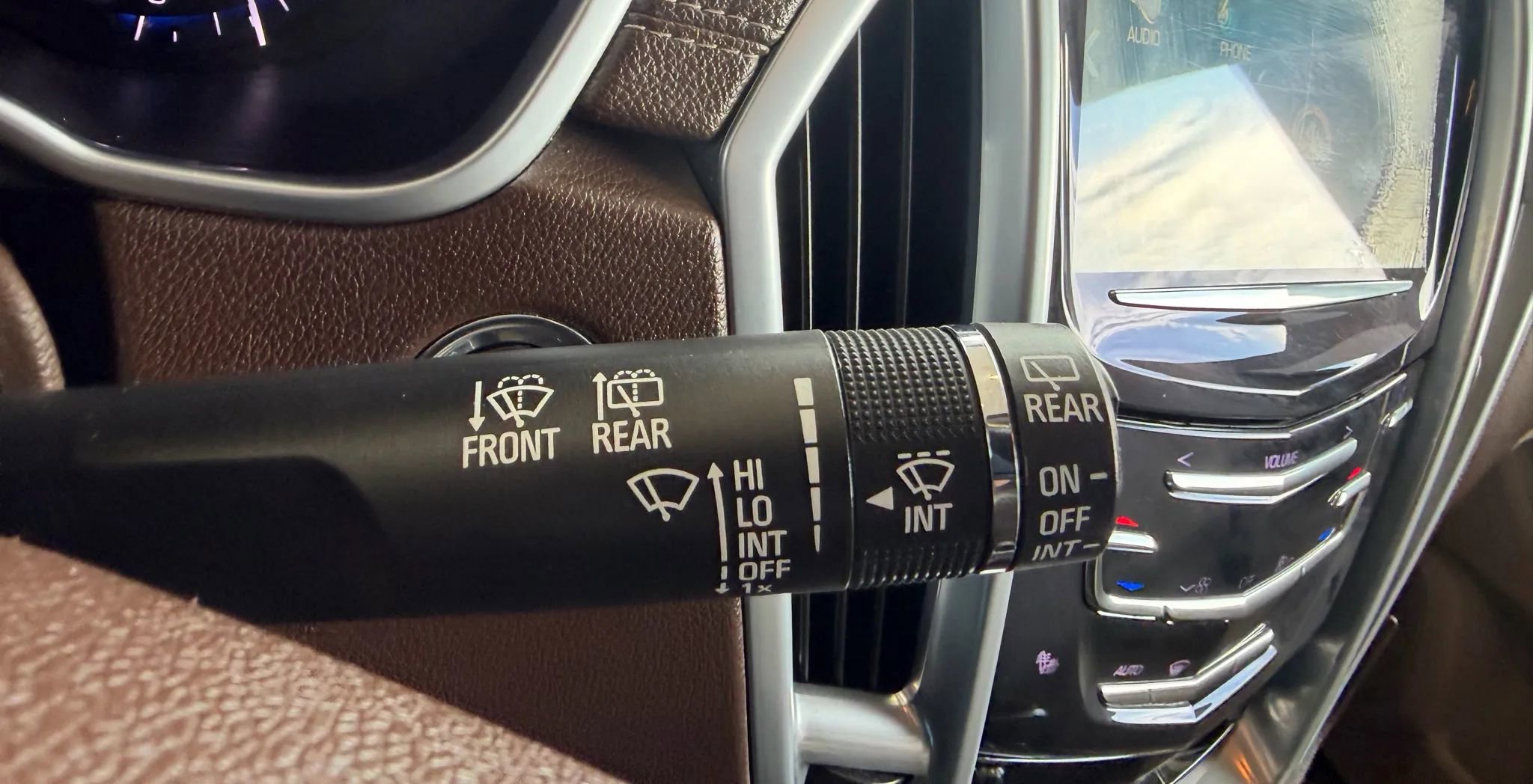 Used 2014 Cadillac SRX Luxury w/ Driver Awareness Package AWD/4WD image 13
