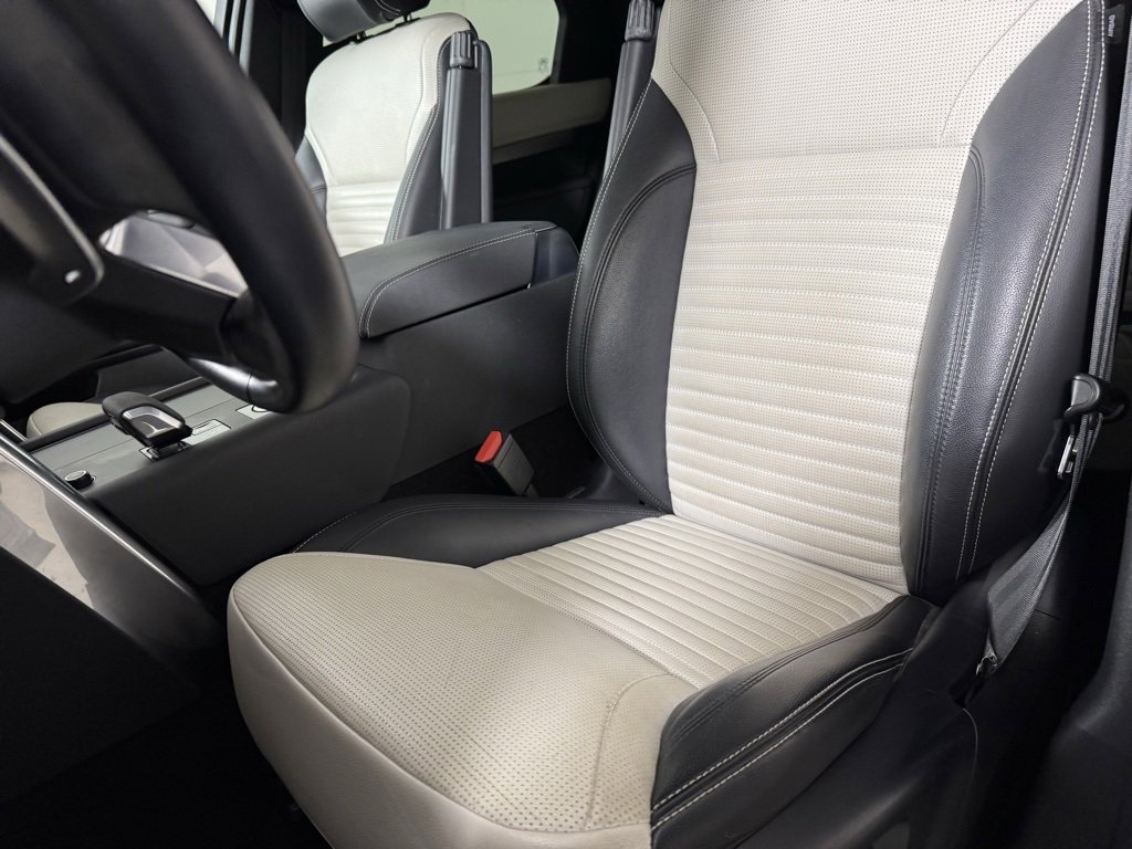 Used 2021 Land Rover Discovery S R-Dynamic image 15