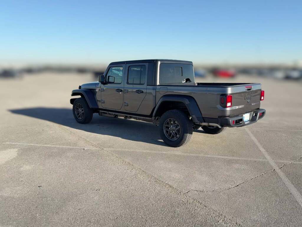 New 2026 Jeep Gladiator Sport image 8