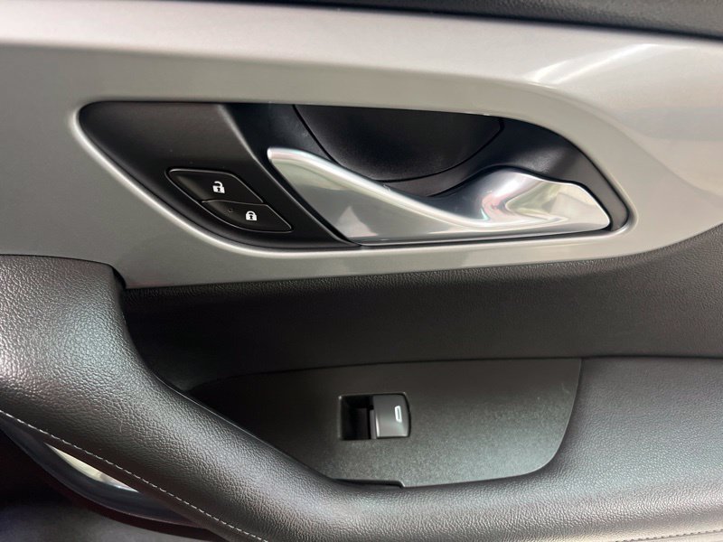 Used 2019 Chevrolet Blazer LT FWD image 15