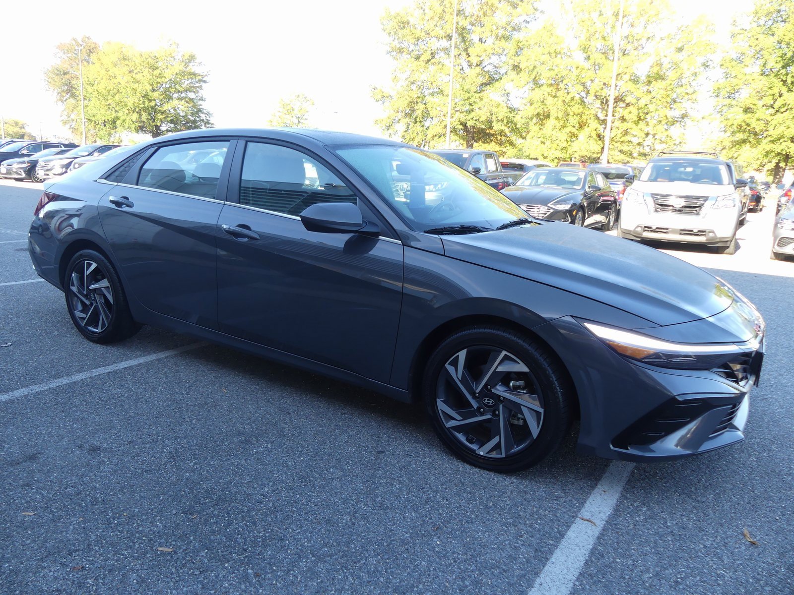 Certified 2025 Hyundai Elantra SEL image 1
