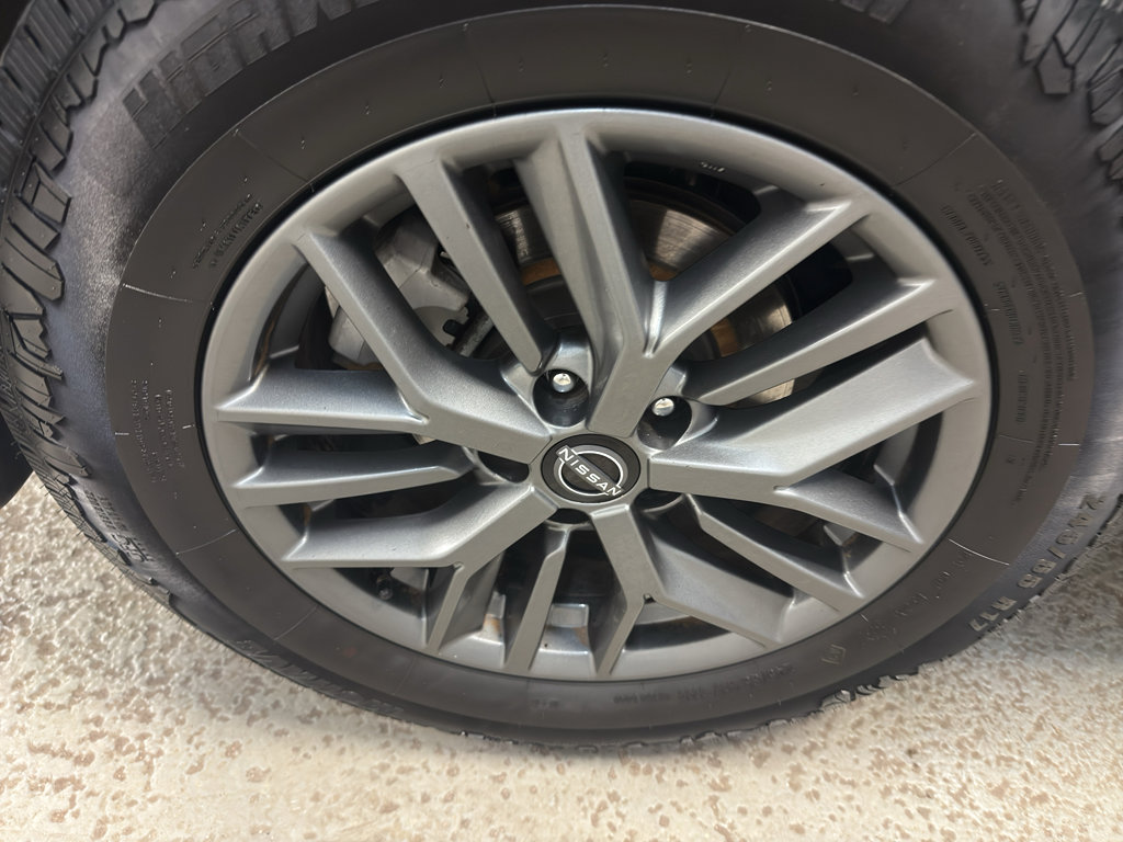 Used 2023 Nissan Rogue S AWD/4WD image 33