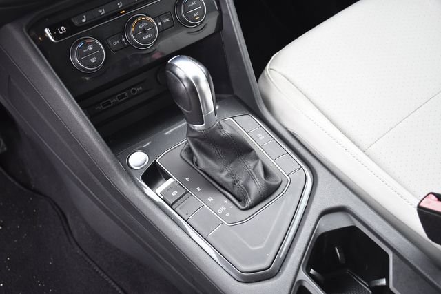 Used 2018 Volkswagen Tiguan SE FWD image 12