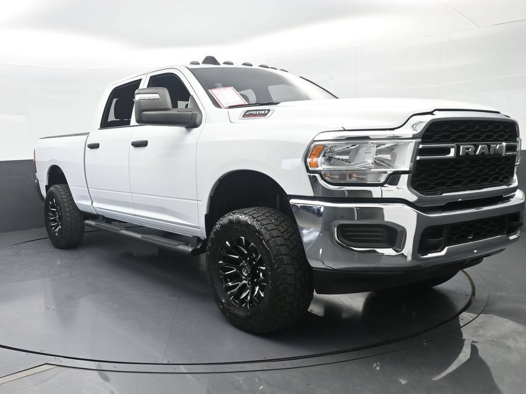 Used 2024 RAM 2500 Tradesman w/ Chrome Appearance Group AWD/4WD image 9