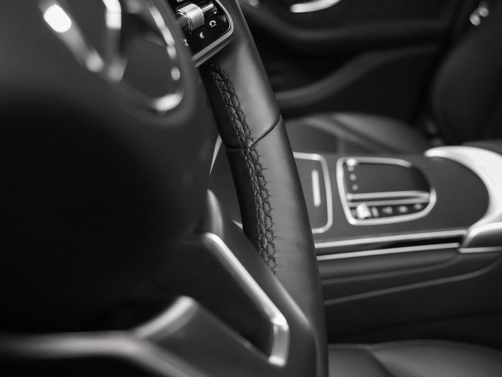 Used 2021 Mercedes-Benz GLC 300 4MATIC image 35