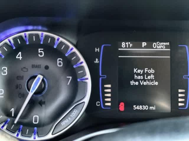 Used 2020 Chrysler Pacifica Touring-L FWD image 19