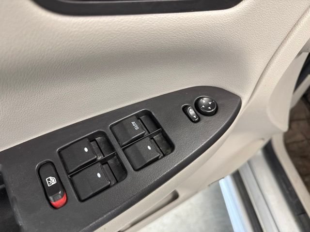 Used 2016 Chevrolet Impala LTZ FWD image 16