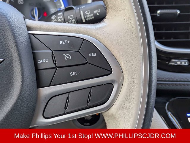 Certified 2019 Chrysler Pacifica Limited FWD image 27