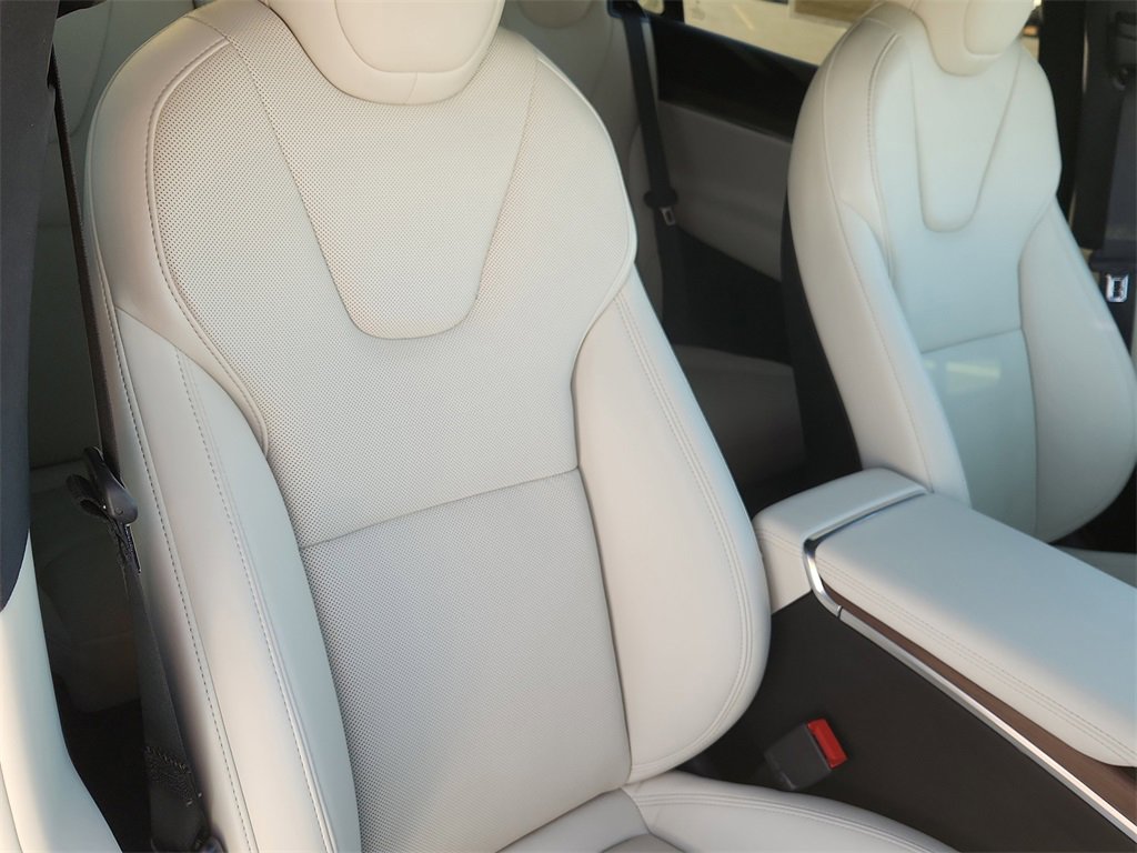Used 2022 Tesla Model X image 16
