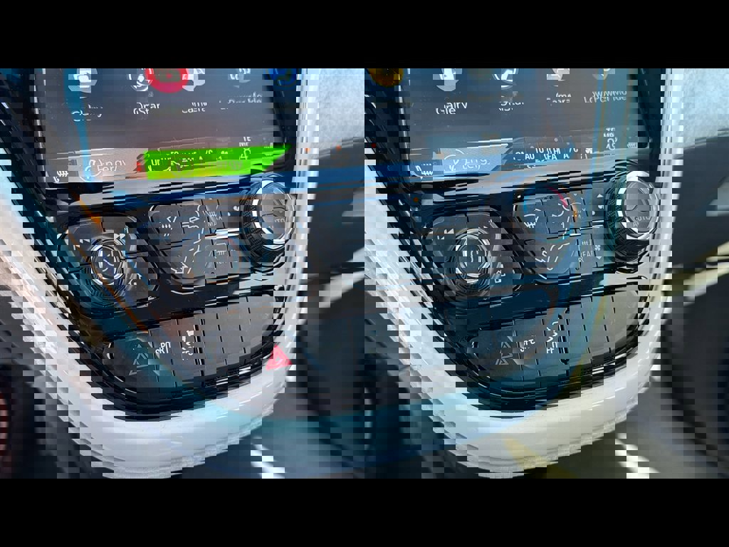 Used 2021 Chevrolet Bolt Premier w/ Infotainment Package image 21