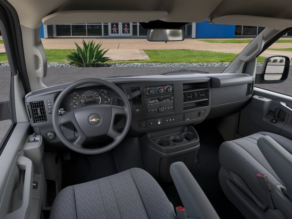 New 2025 Chevrolet Express 3500 Extended RWD image 15